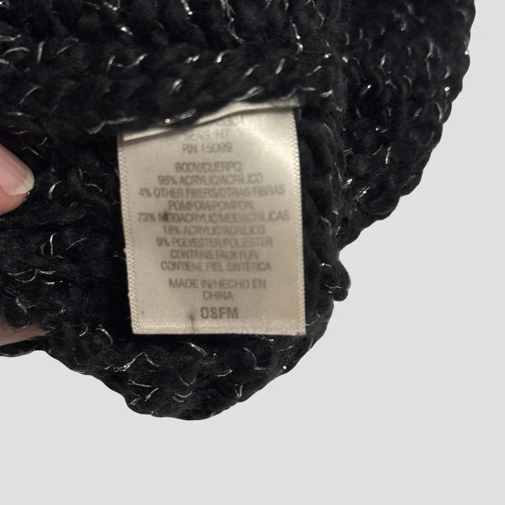 Chunky Black Knit Beanie Hat Womens One Sz Faux Fur Pom Pom Winter Warm Gorpcore